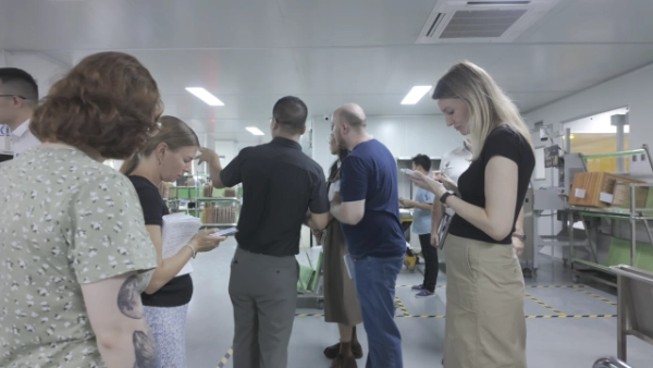 Europejska elektronika samochodowa Europejski dostawca elektroniki samochodowej odwiedza SprintPCB