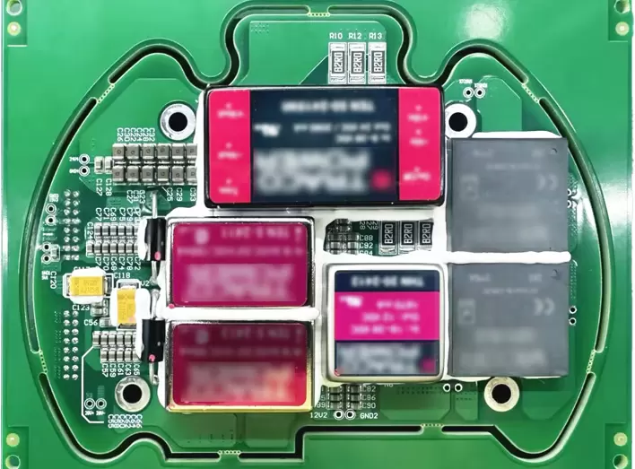 Montaż prototypowej płytki PCB