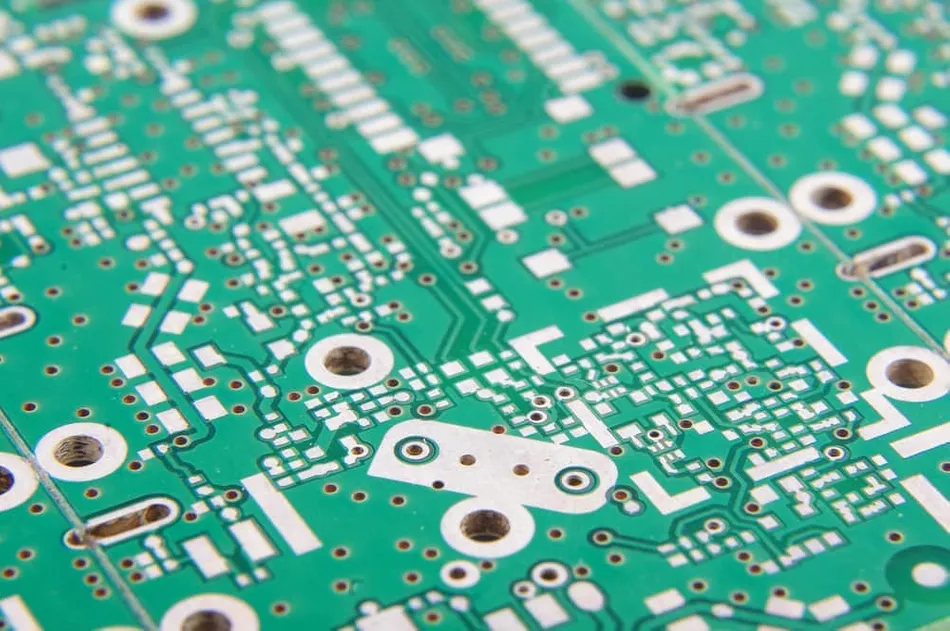 Eksploracja procesów obróbki powierzchni PCB: zanurzenie PCB w srebrze